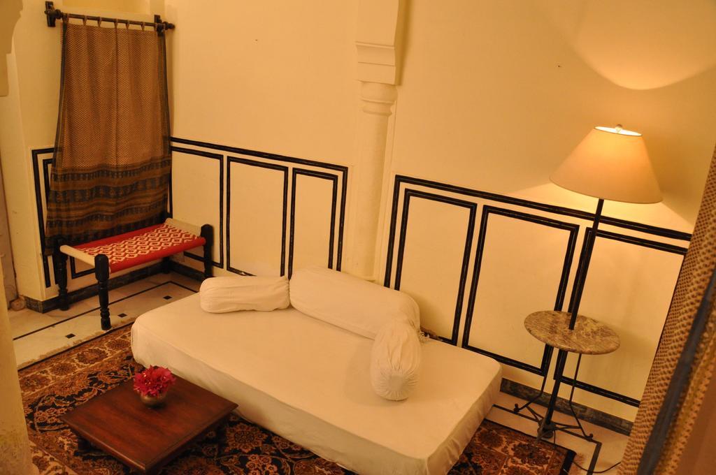 Hotel Chobdar Haveli Мандава Экстерьер фото