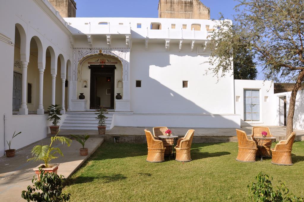 Hotel Chobdar Haveli Мандава Экстерьер фото