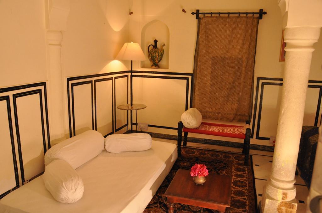 Hotel Chobdar Haveli Мандава Экстерьер фото